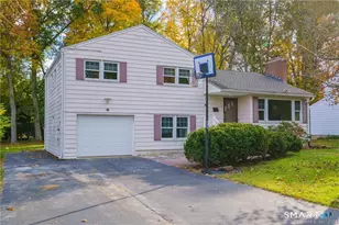 33 Sky View Dr, West Hartford, CT 06117 - Photo 2