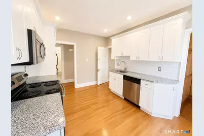 122 Dover Road #2nd Floor, West Hartford, CT 06119 - Photo 2
