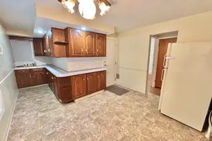 697 Washington Ave, West Haven, CT 06516 - Photo 6