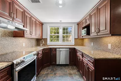 282 Tunxis Road, West Hartford, CT 06107 - Photo 4
