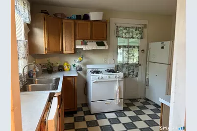 27 Harker Avenue, Waterbury, CT 06705 - Photo 10