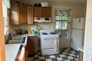 27 Harker Ave, Waterbury, CT 06705 - Photo 10