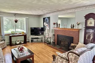 586 Wolcott Rd, Bristol, CT 06010 - Photo 8