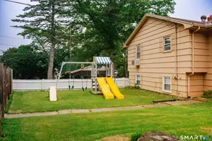 20 Walker Dr, Stratford, CT 06614 - Photo 4