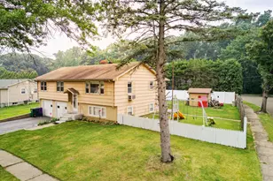20 Walker Dr, Stratford, CT 06614 - Photo 6