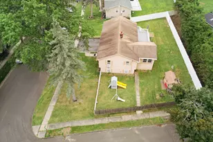 20 Walker Dr, Stratford, CT 06614 - Photo 10