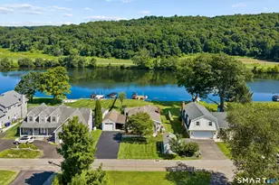 52 Housatonic Dr, Newtown, CT 06482 - Photo 2
