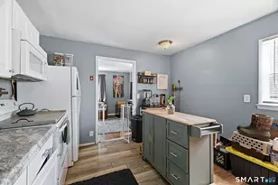 8 Midway Oval, Groton, CT 06340 - Photo 10