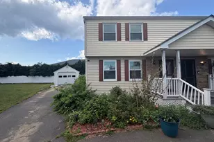 117 Footpath Ln, East Hartford, CT 06118 - Photo 2