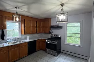 50 Crest St, New London, CT 06320 - Photo 4