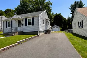 41 Bilyue Rd, Manchester, CT 06042 - Photo 2