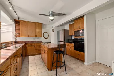 21 Hampton Lane, New Canaan, CT 06840 - Photo 6