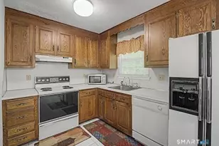 36 Willis St, Bristol, CT 06010 - Photo 8