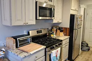 27 Canterbury Rd, Bridgeport, CT 06606 - Photo 2