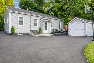 145 Cherry St, Naugatuck, CT 06770 - Photo 1