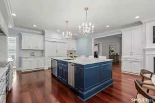 344 Fence Row Dr, Fairfield, CT 06824 - Photo 10