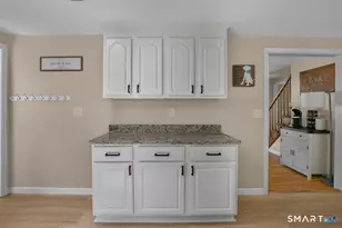 1 Lois Ln, Enfield, CT 06082 - Photo 10