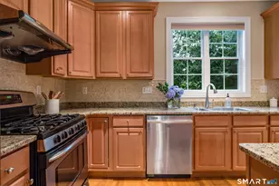 25 Fenwick Dr, Avon, CT 06001 - Photo 6