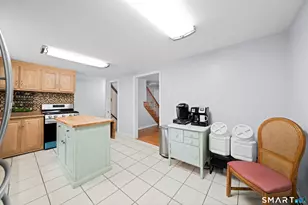 22 Cleveland St, Enfield, CT 06082 - Photo 10