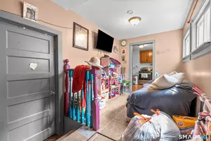 19 Davenport St, Stamford, CT 06902 - Photo 6