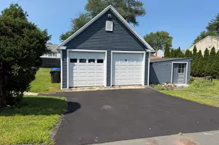212 Maple Hill Ave, Newington, CT 06111 - Photo 2
