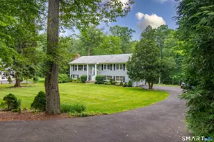 113 Dogwood Ln, Stamford, CT 06903 - Photo 2
