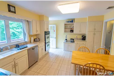 113 Dogwood Lane, Stamford, CT 06903 - Photo 8