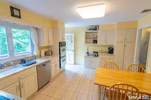 113 Dogwood Ln, Stamford, CT 06903 - Photo 8