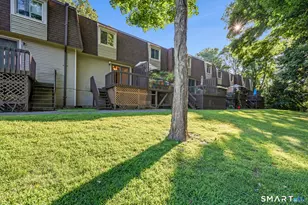 1581 Meriden-Waterbury Turnpike, Southington, CT 06489 - Photo 32