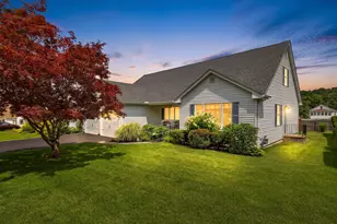 98 S Front St, Middletown, CT 06457 - Photo 2