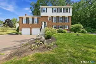 15 Deer Run Ln, North Haven, CT 06473 - Photo 2