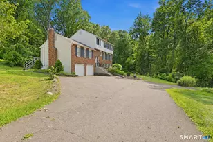 15 Deer Run Ln, North Haven, CT 06473 - Photo 2
