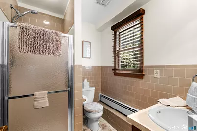 11 Middleway East, Waterbury, CT 06708 - Photo 28