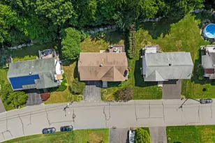 11 Middleway E, Waterbury, CT 06708 - Photo 6