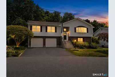11 Middleway East, Waterbury, CT 06708 - Photo 2
