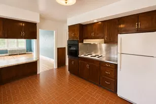 28 Jackson St, Torrington, CT 06790 - Photo 4