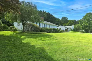 136 Hawthorne Dr, Fairfield, CT 06825 - Photo 2