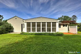 136 Hawthorne Dr, Fairfield, CT 06825 - Photo 4