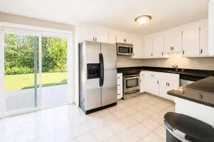 8 Barrington Dr, Wethersfield, CT 06109 - Photo 6