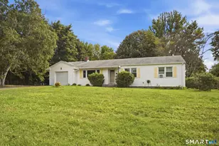 19 Sycamore Rd, Bloomfield, CT 06002 - Photo 2