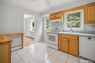 19 Sycamore Rd, Bloomfield, CT 06002 - Photo 18