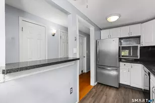 106 Rising Trail Dr, Middletown, CT 06457 - Photo 6