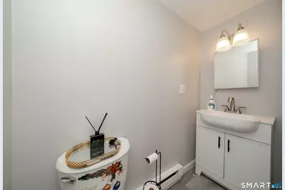 33 Collins Parkway, Meriden, CT 06450 - Photo 30