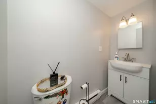 33 Collins Pkwy, Meriden, CT 06450 - Photo 30