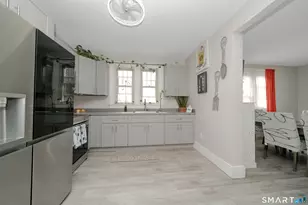 33 Collins Pkwy, Meriden, CT 06450 - Photo 12