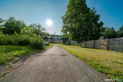 33 Collins Parkway, Meriden, CT 06450 - Photo 32