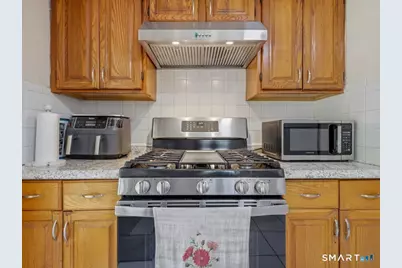 94 Barnes Avenue, New Haven, CT 06511 - Photo 8