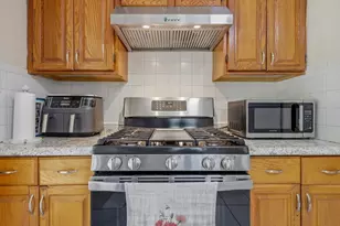 94 Barnes Ave, New Haven, CT 06511 - Photo 8