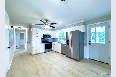 32 Kaynor Drive, Waterbury, CT 06708 - Photo 1