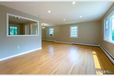 32 Kaynor Drive, Waterbury, CT 06708 - Photo 2
